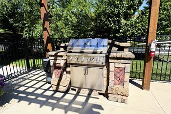 Built-in commercial grade gas grill